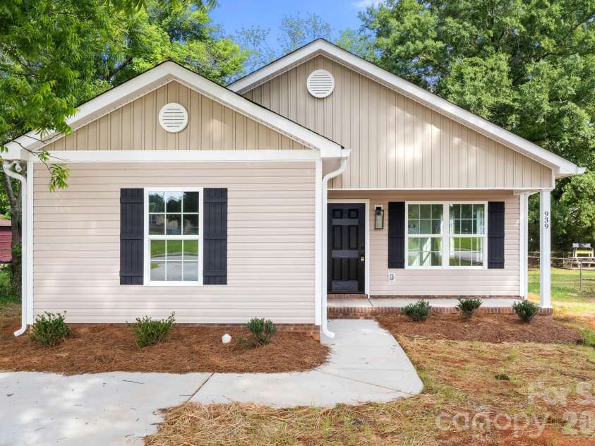 725 Rockdale Street, Rock Hill, SC 29730.  MLS# CAR4396162, YatesRealty ID 34580. Photo Example of Finished Home