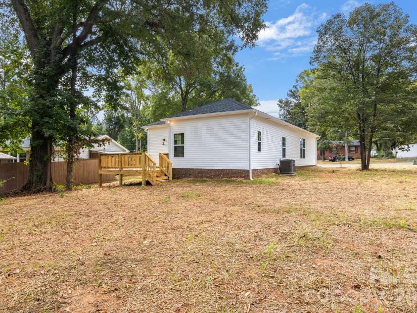 725 Rockdale Street, Rock Hill, SC 29730.  MLS# CAR4424948, YatesRealty ID 34580. 