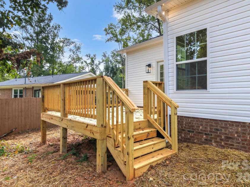 725 Rockdale Street, Rock Hill, SC 29730.  MLS# CAR4424948, YatesRealty ID 34580. 