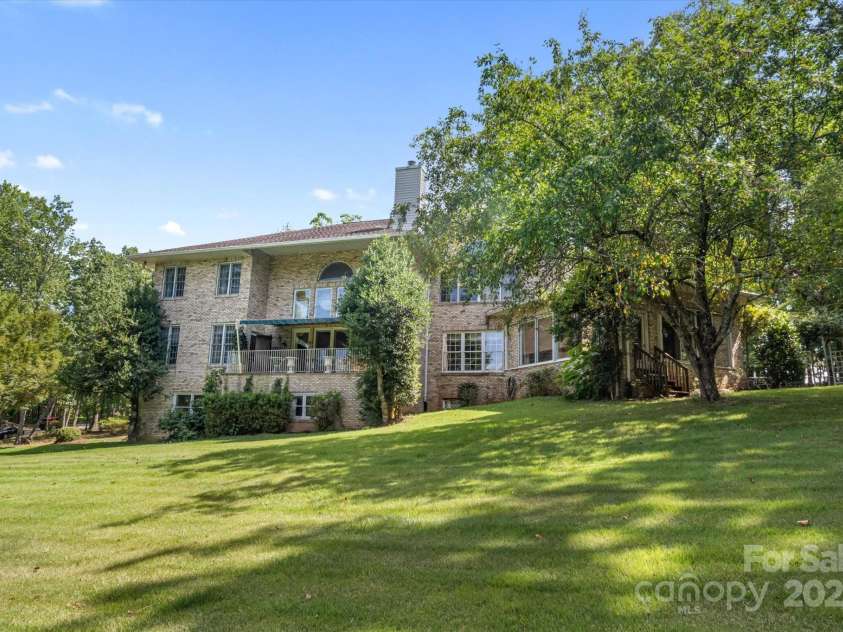 25 Towhee Trail, Tryon, NC 28782.  MLS# CAR4283605, YatesRealty ID 34581. 