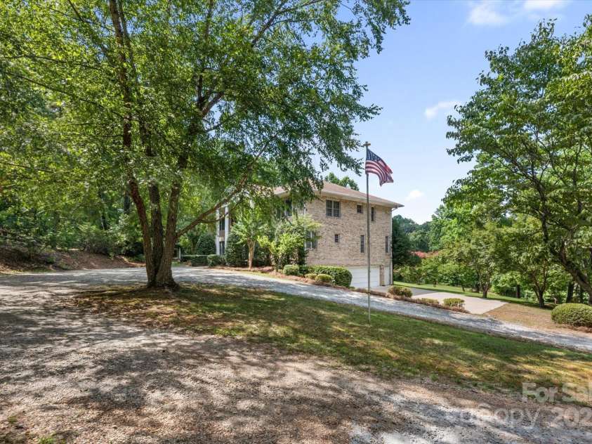 25 Towhee Trail, Tryon, NC 28782.  MLS# CAR4283605, YatesRealty ID 34581. 