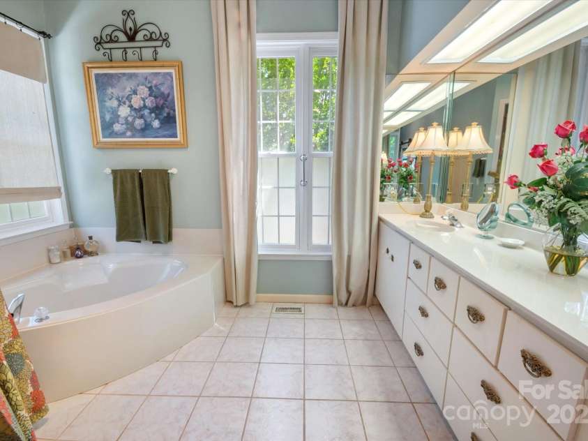 25 Towhee Trail, Tryon, NC 28782.  MLS# CAR4283605, YatesRealty ID 34581. 