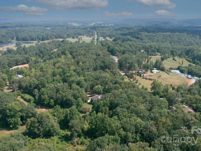 25 Towhee Trail, Tryon, NC 28782.  MLS# CAR4283605, YatesRealty ID 34581. 