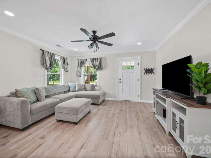 253 Hall Avenue, Concord, NC 28027.  MLS# CAR4398913, YatesRealty ID 34582. 