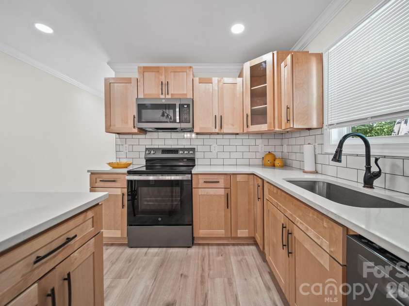253 Hall Avenue, Concord, NC 28027.  MLS# CAR4398913, YatesRealty ID 34582. 