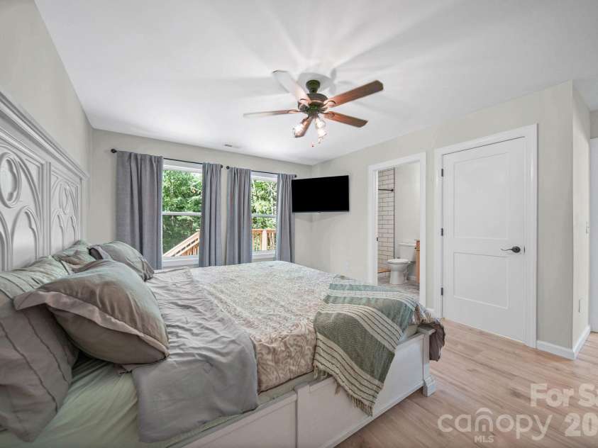 253 Hall Avenue, Concord, NC 28027.  MLS# CAR4398913, YatesRealty ID 34582. 