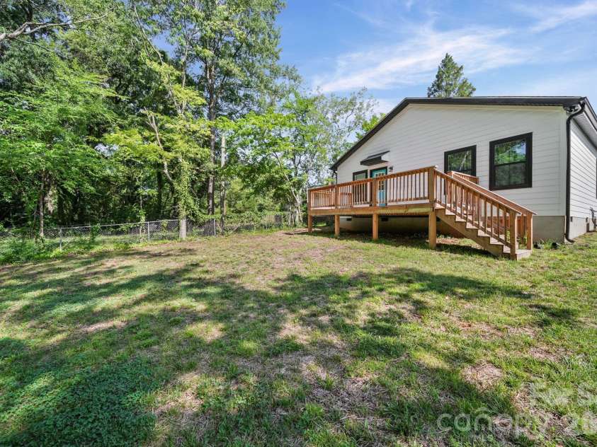253 Hall Avenue, Concord, NC 28027.  MLS# CAR4398913, YatesRealty ID 34582. 