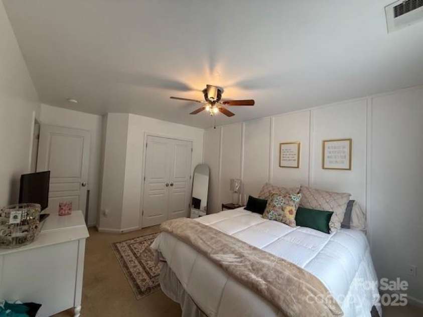 9834 Dominion Crest Drive, Charlotte, NC 28269.  MLS# CAR4291897, YatesRealty ID 34582. 