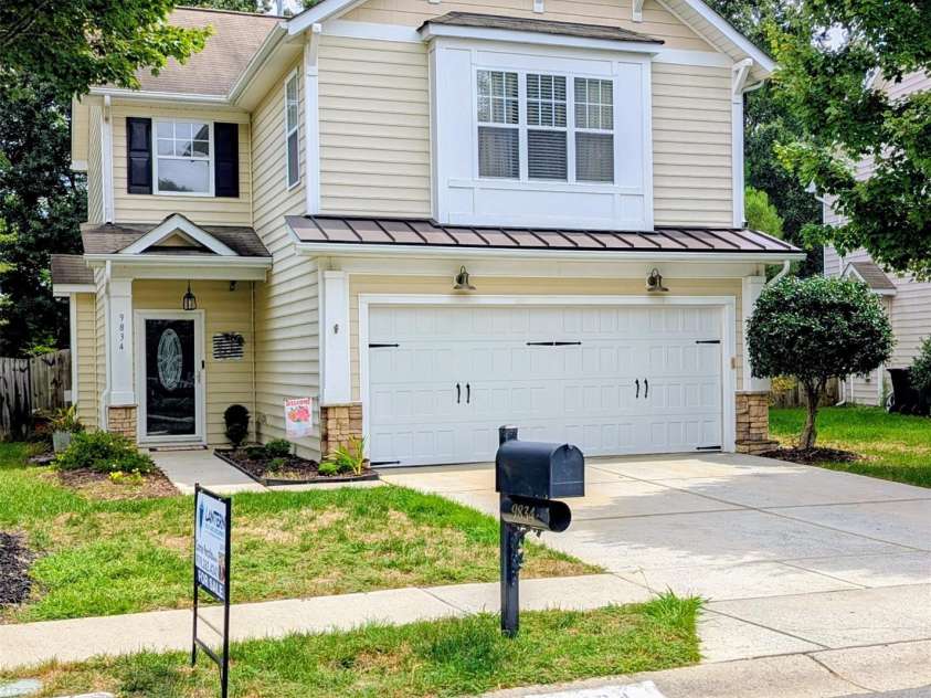 9834 Dominion Crest Drive, Charlotte, NC 28269.  MLS# CAR4291897, YatesRealty ID 34582. 