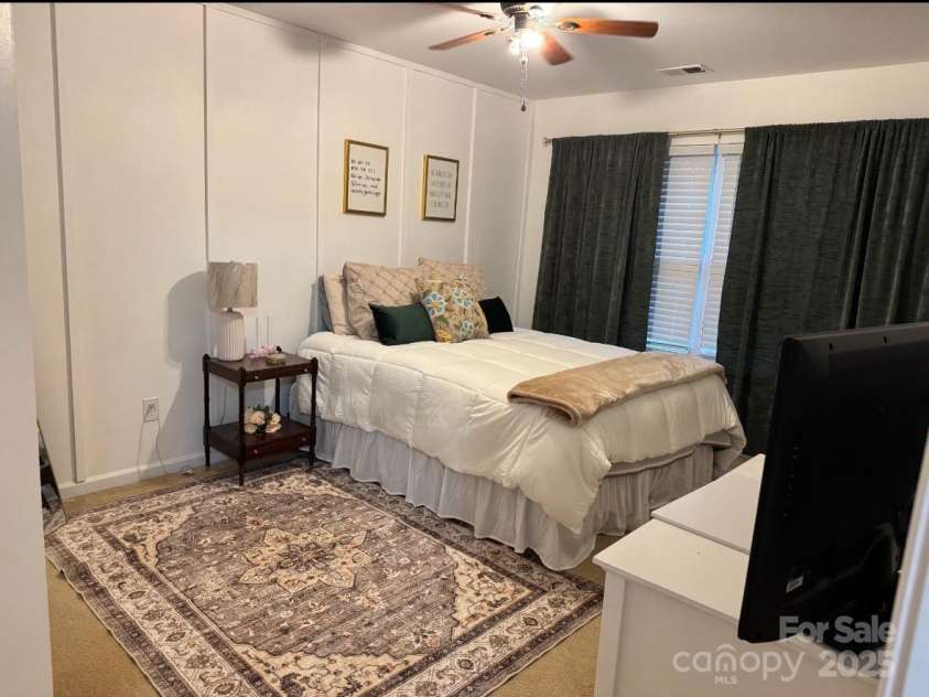 9834 Dominion Crest Drive, Charlotte, NC 28269.  MLS# CAR4291897, YatesRealty ID 34582. 
