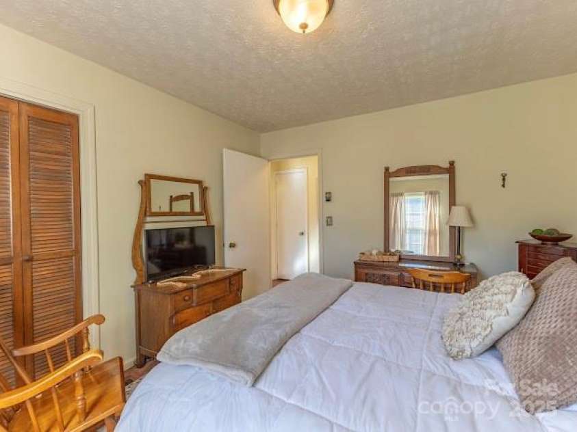 2489 Corolla Hills Drive, Lenoir, NC 28645.  MLS# CAR4291296, YatesRealty ID 34583. 