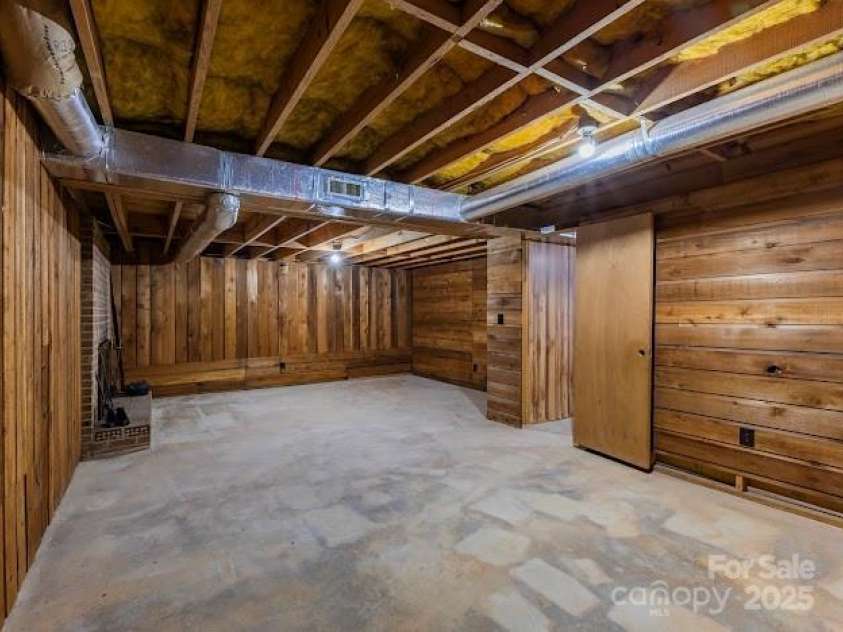 2489 Corolla Hills Drive, Lenoir, NC 28645.  MLS# CAR4291296, YatesRealty ID 34583. 