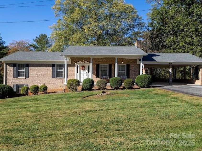 2489 Corolla Hills Drive, Lenoir, NC 28645.  MLS# CAR4291296, YatesRealty ID 34583. 