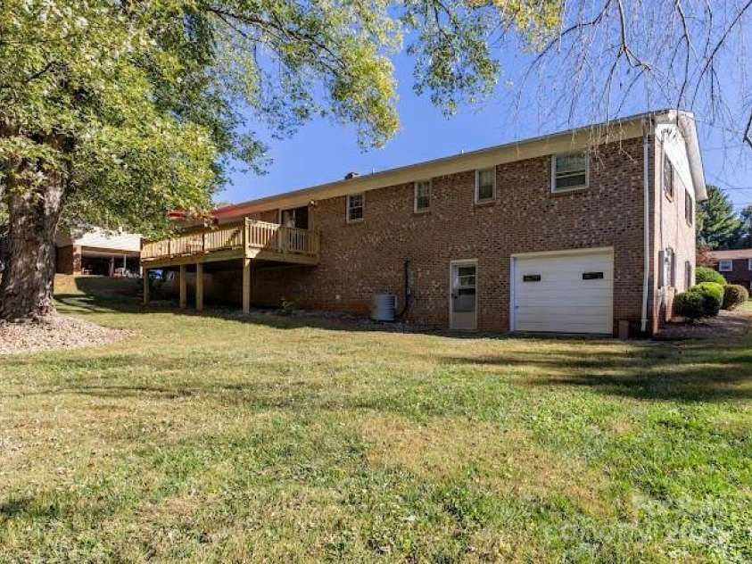 2489 Corolla Hills Drive, Lenoir, NC 28645.  MLS# CAR4291296, YatesRealty ID 34583. 