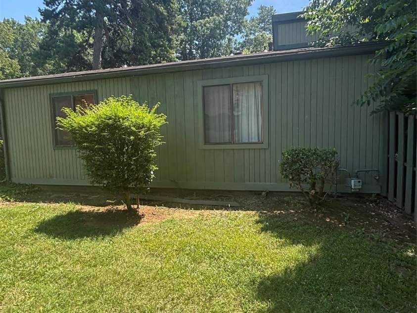 6141 Bent Tree Court, Charlotte, NC 28212.  MLS# CAR4398550, YatesRealty ID 34583. 