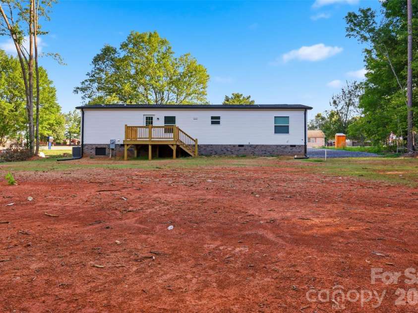 4425 Old US 421 Highway, Yadkinville, NC 27055.  MLS# CAR4399424, YatesRealty ID 34584. 