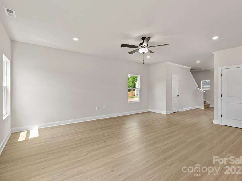 7303 Jerimoth Drive, Charlotte, NC 28215.  MLS# CAR4292308, YatesRealty ID 34584. 