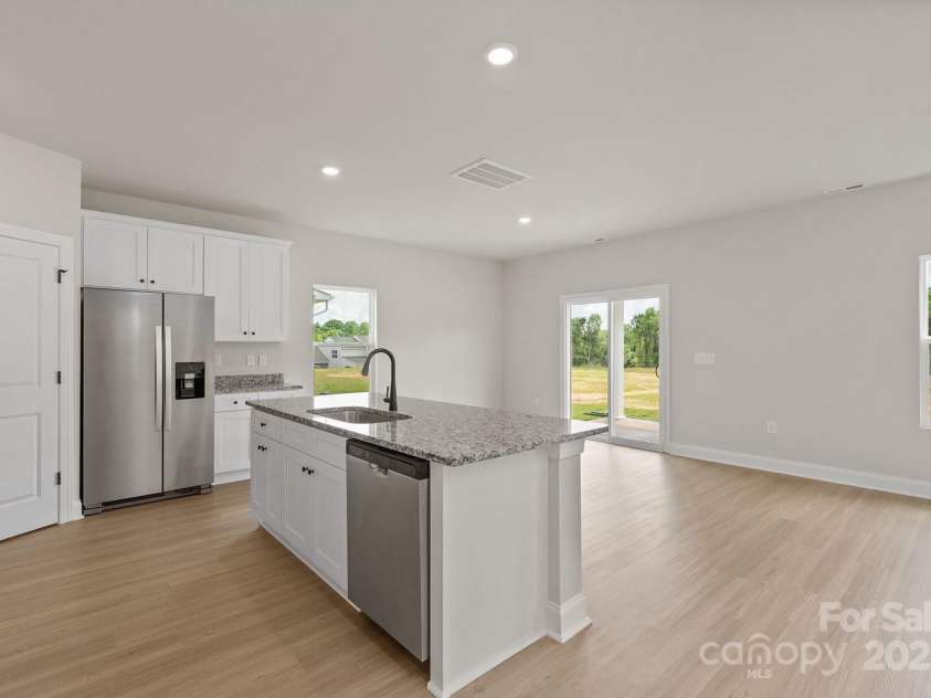 7303 Jerimoth Drive, Charlotte, NC 28215.  MLS# CAR4292308, YatesRealty ID 34584. 