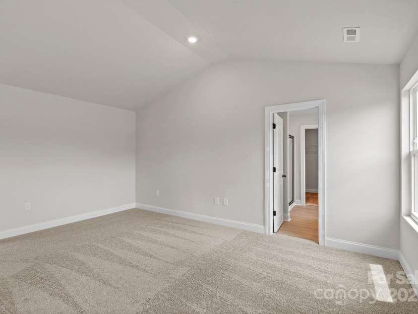 7303 Jerimoth Drive, Charlotte, NC 28215.  MLS# CAR4292308, YatesRealty ID 34584. 