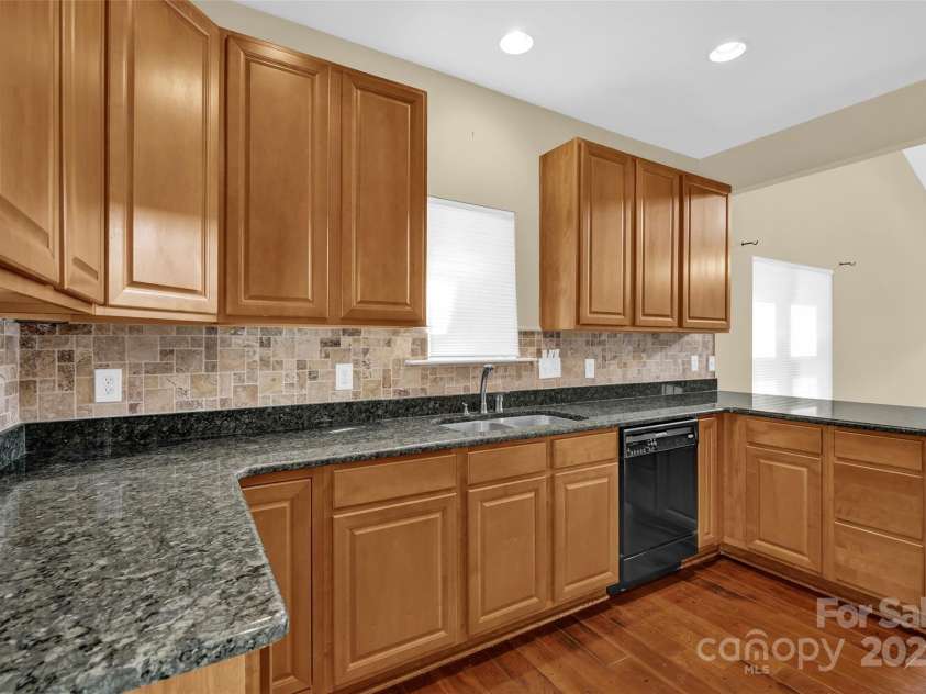 102 Coral Lane, Mooresville, NC 28117.  MLS# CAR4282698, YatesRealty ID 34585. 