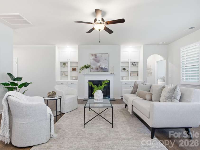4047 Havenport Circle, Tega Cay, SC 29708.  MLS# CAR4394582, YatesRealty ID 34585. Ample space for family gatherings