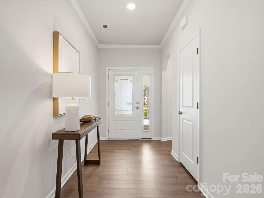 4047 Havenport Circle, Tega Cay, SC 29708.  MLS# CAR4394582, YatesRealty ID 34585. Light filled Entry to home