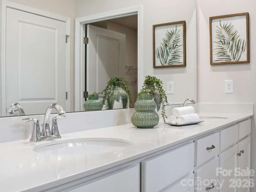 4047 Havenport Circle, Tega Cay, SC 29708.  MLS# CAR4394582, YatesRealty ID 34585. Primary Bath with Double Vanity