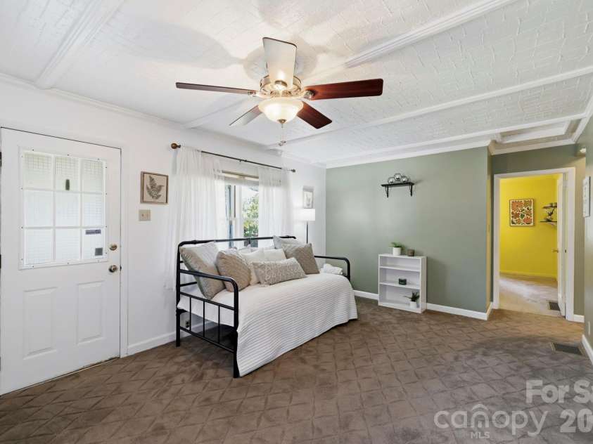 10 Eola Avenue, Asheville, NC 28806.  MLS# CAR4396087, YatesRealty ID 34586. 