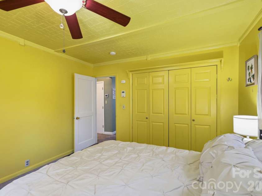 10 Eola Avenue, Asheville, NC 28806.  MLS# CAR4396087, YatesRealty ID 34586. 