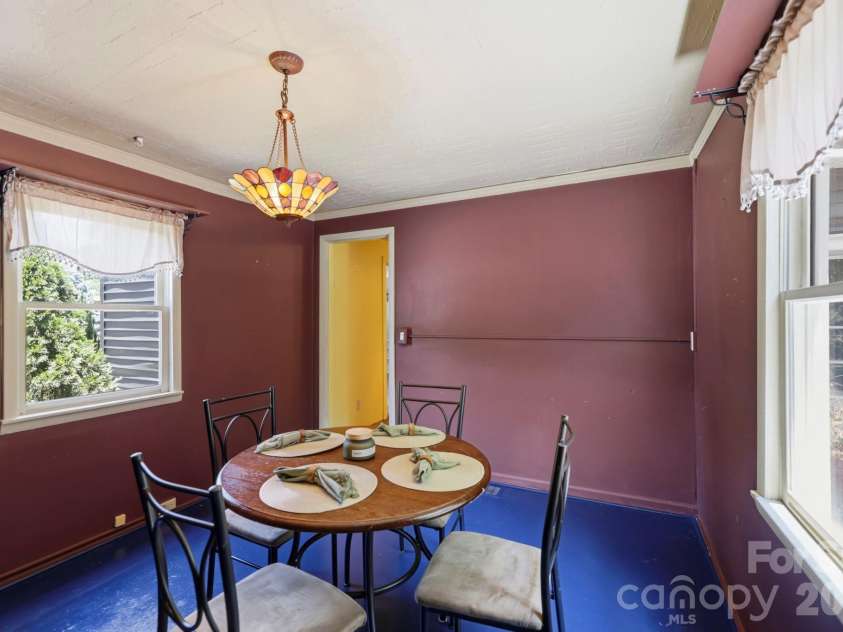 10 Eola Avenue, Asheville, NC 28806.  MLS# CAR4396087, YatesRealty ID 34586. 