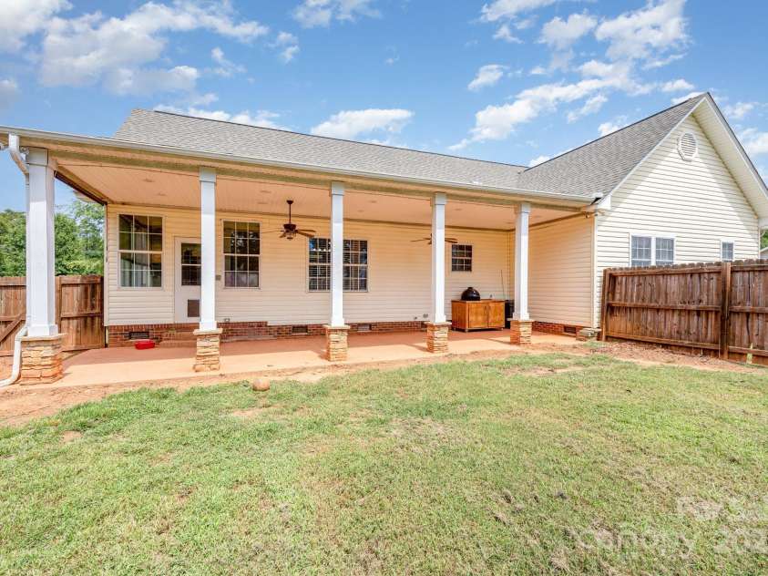 495 Gold Knob Road, Salisbury, NC 28146.  MLS# CAR4295969, YatesRealty ID 34586. 