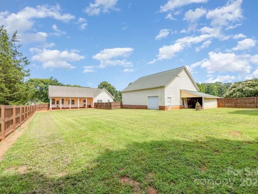 495 Gold Knob Road, Salisbury, NC 28146.  MLS# CAR4295969, YatesRealty ID 34586. 