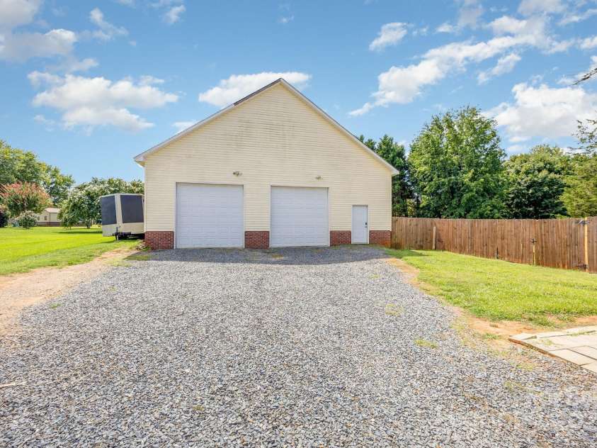 495 Gold Knob Road, Salisbury, NC 28146.  MLS# CAR4295969, YatesRealty ID 34586. 