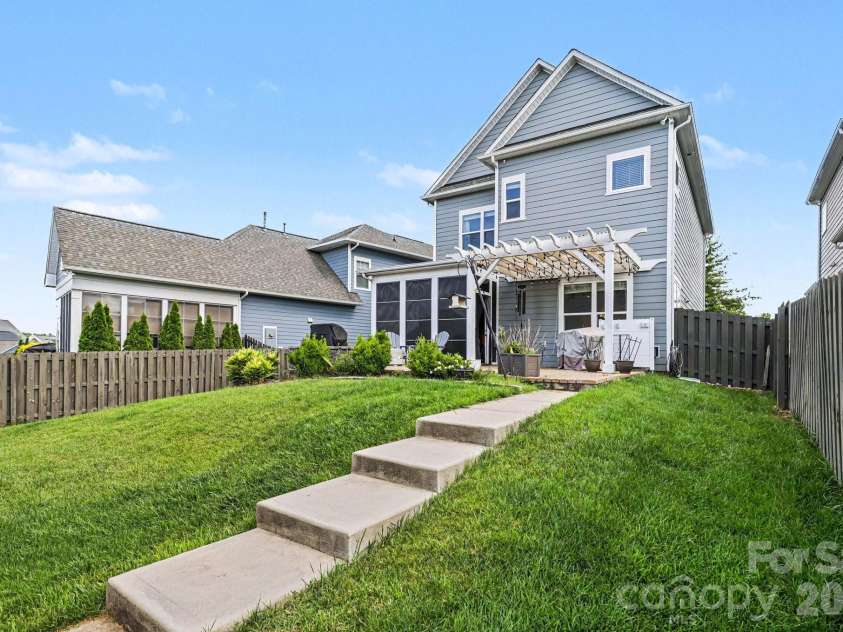 11617 Miller Road, Pineville, NC 28134.  MLS# CAR4386927, YatesRealty ID 34587. 