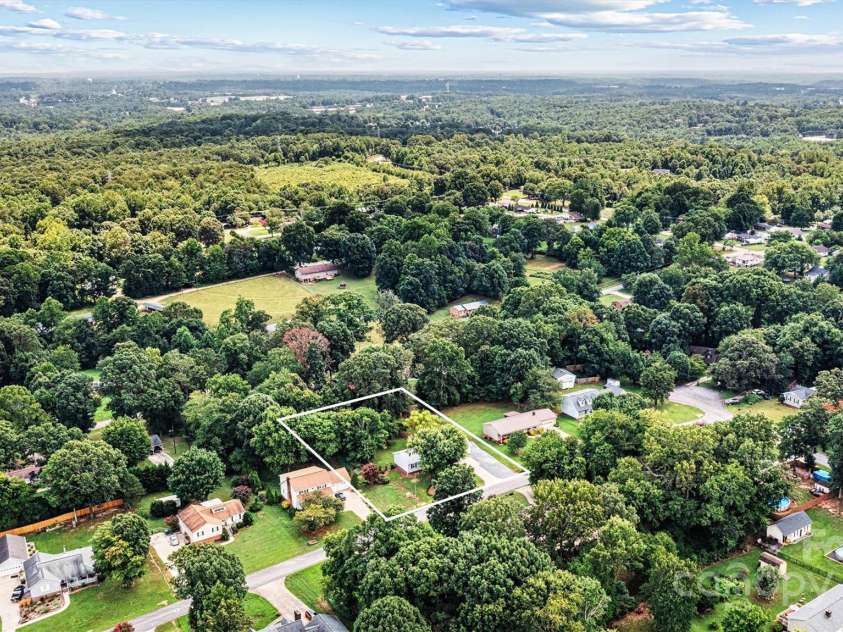 1328 32nd Street Court, Conover, NC 28613.  MLS# CAR4288822, YatesRealty ID 34587. Approximate Lot Line Overlay - Lines are guides only