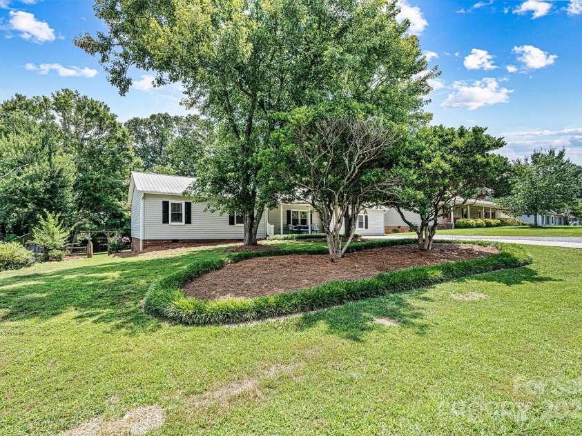 1328 32nd Street Court, Conover, NC 28613.  MLS# CAR4288822, YatesRealty ID 34587. Front Yard View