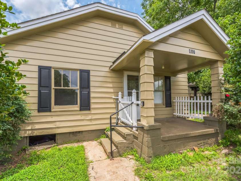 807 3rd Street, Kings Mountain, NC 28086.  MLS# CAR4269295, YatesRealty ID 34588. 