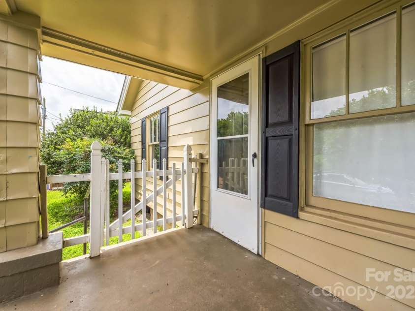 807 3rd Street, Kings Mountain, NC 28086.  MLS# CAR4269295, YatesRealty ID 34588. 