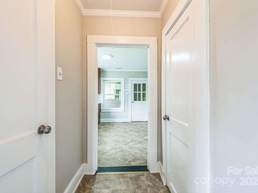 807 3rd Street, Kings Mountain, NC 28086.  MLS# CAR4269295, YatesRealty ID 34588. 