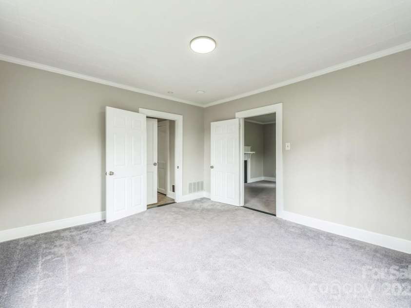 807 3rd Street, Kings Mountain, NC 28086.  MLS# CAR4269295, YatesRealty ID 34588. 