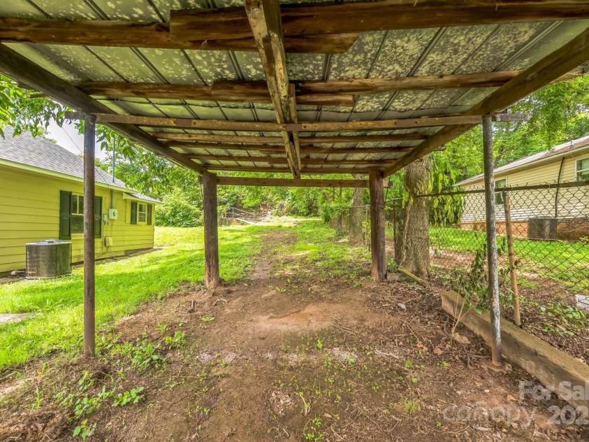 807 3rd Street, Kings Mountain, NC 28086.  MLS# CAR4269295, YatesRealty ID 34588. 