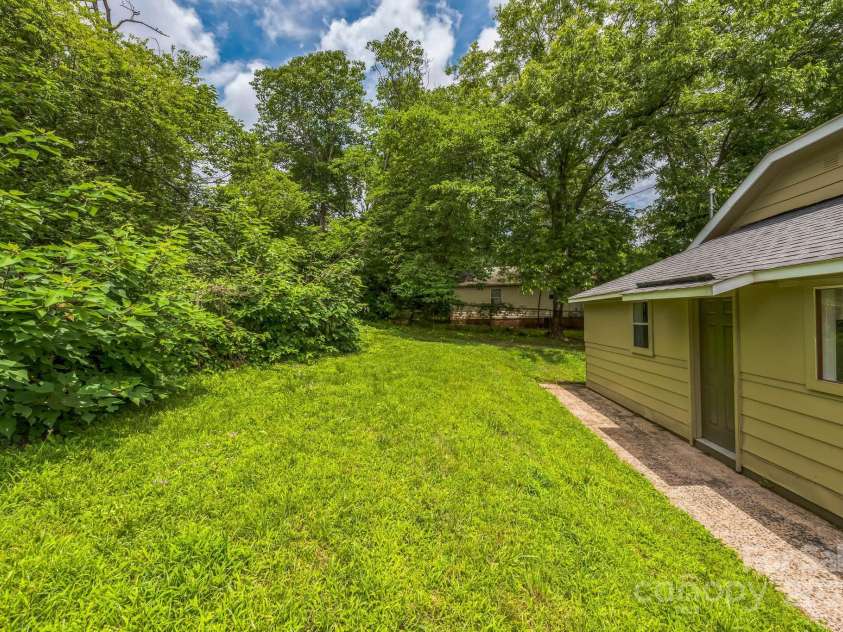 807 3rd Street, Kings Mountain, NC 28086.  MLS# CAR4269295, YatesRealty ID 34588. 
