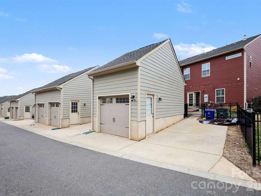 4031 Audubon Park Drive, Charlotte, NC 28217.  MLS# CAR4351993, YatesRealty ID 3459. 