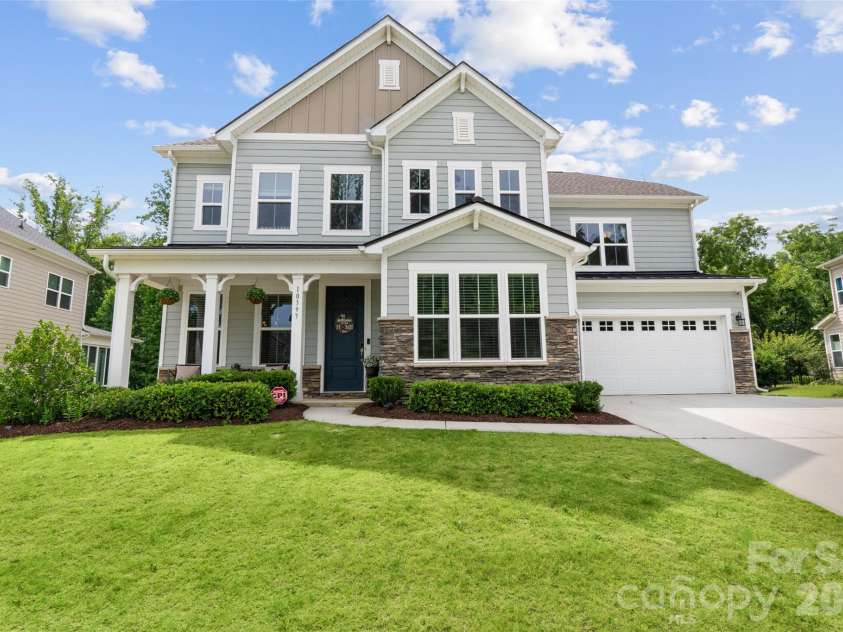 10397 Paper Birch Drive, Charlotte, NC 28215.  MLS# CAR4397748, YatesRealty ID 34590. 