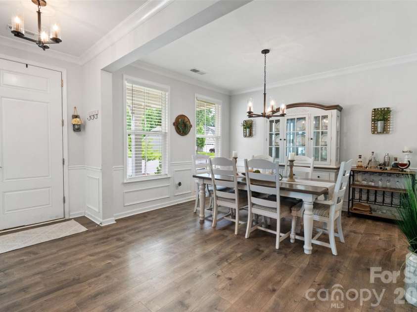 10397 Paper Birch Drive, Charlotte, NC 28215.  MLS# CAR4397748, YatesRealty ID 34590. 