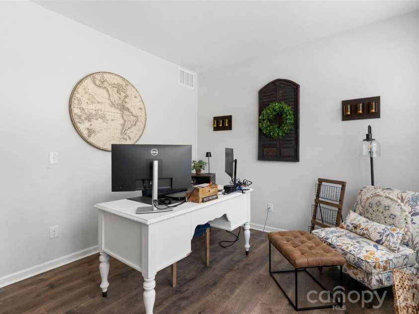 10397 Paper Birch Drive, Charlotte, NC 28215.  MLS# CAR4397748, YatesRealty ID 34590. 