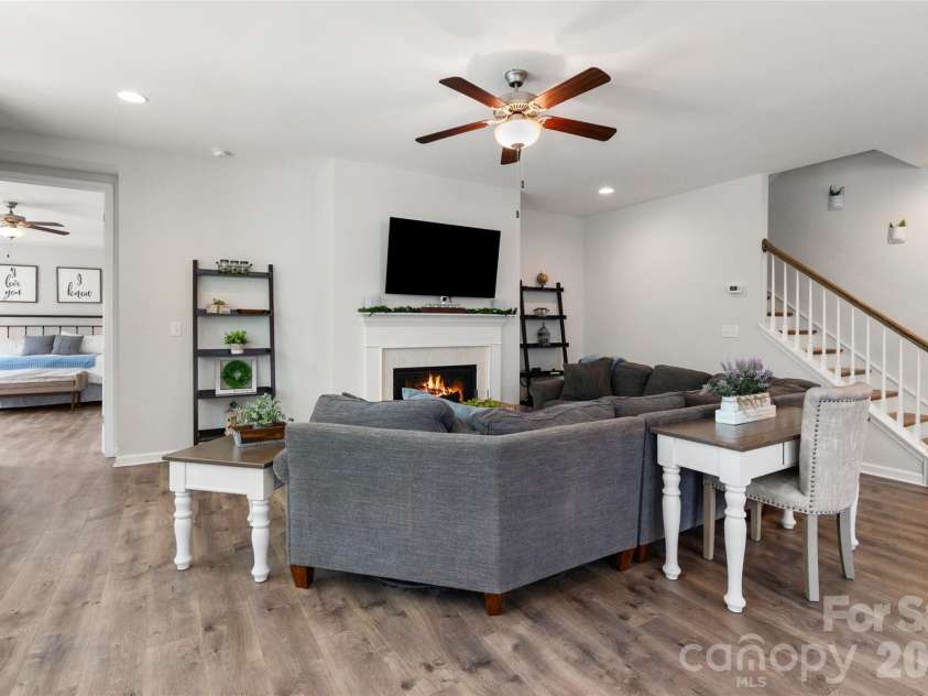 10397 Paper Birch Drive, Charlotte, NC 28215.  MLS# CAR4397748, YatesRealty ID 34590. 
