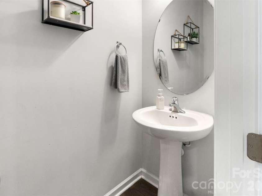 10397 Paper Birch Drive, Charlotte, NC 28215.  MLS# CAR4397748, YatesRealty ID 34590. 
