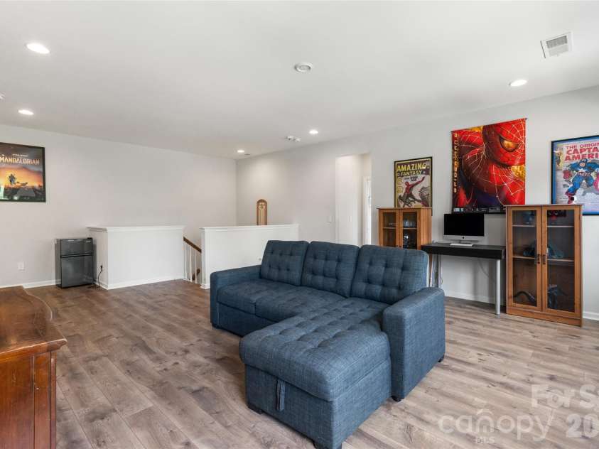 10397 Paper Birch Drive, Charlotte, NC 28215.  MLS# CAR4397748, YatesRealty ID 34590. 