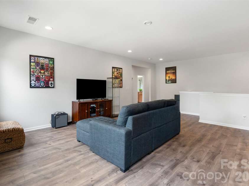 10397 Paper Birch Drive, Charlotte, NC 28215.  MLS# CAR4397748, YatesRealty ID 34590. 